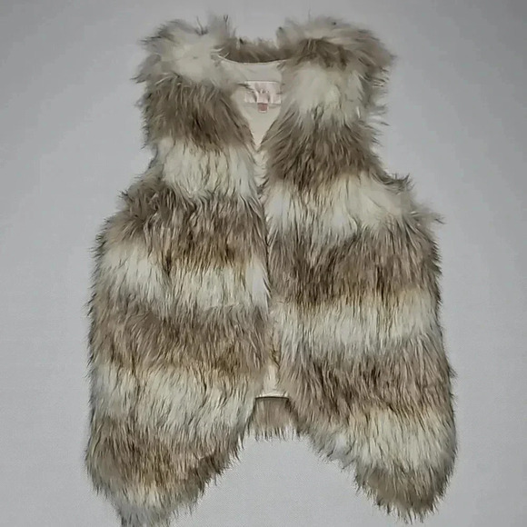 Skies Are Blue Jackets & Blazers - Skies Are Blue Faux Fur Vest Cream & Brown Women's XS